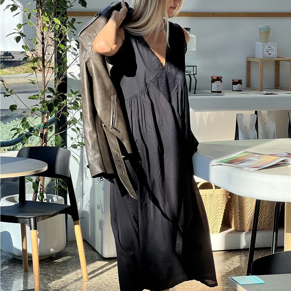 Black V-Neck Sleeveless Maxi Dress - Women's Elegant Summer Dress